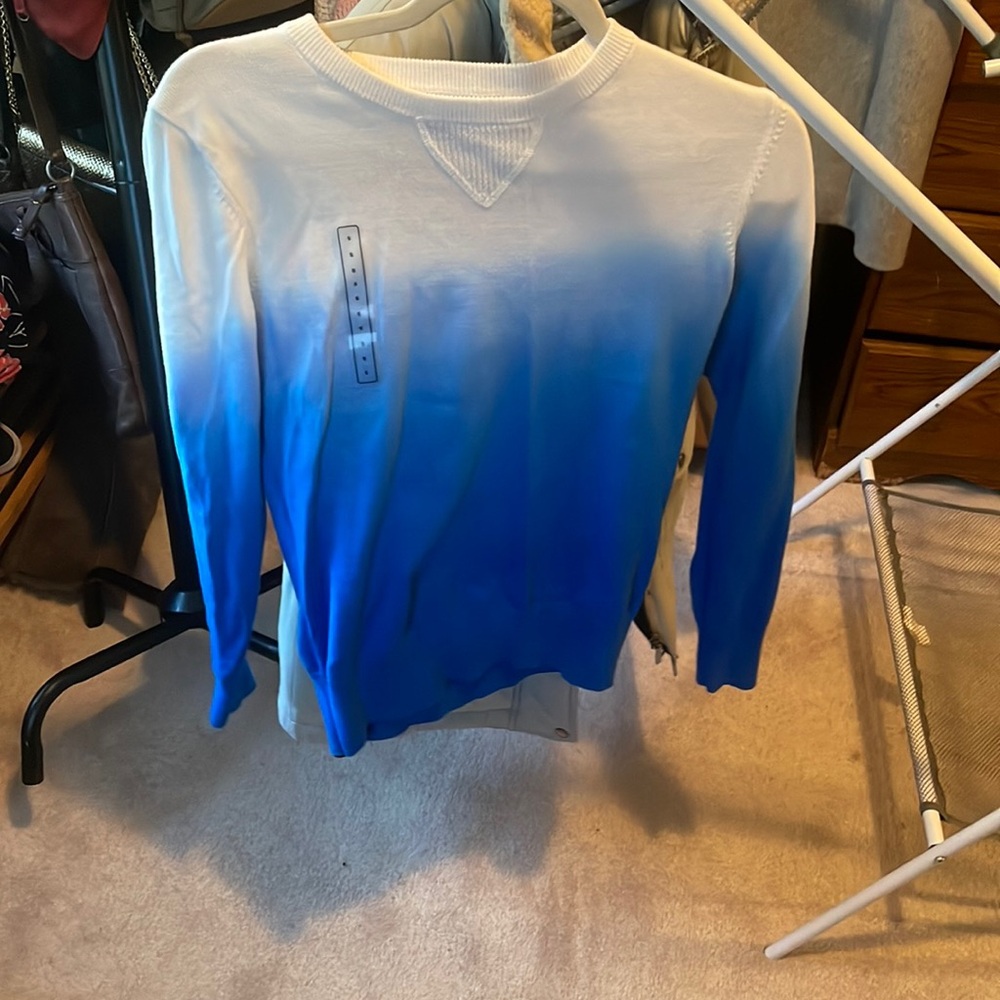 Tie dye sweater. Never worn. size small